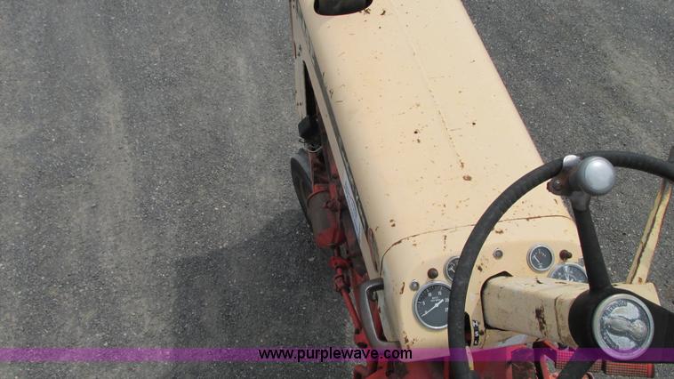 image for item G9101 Case 931 Comfort King tractor