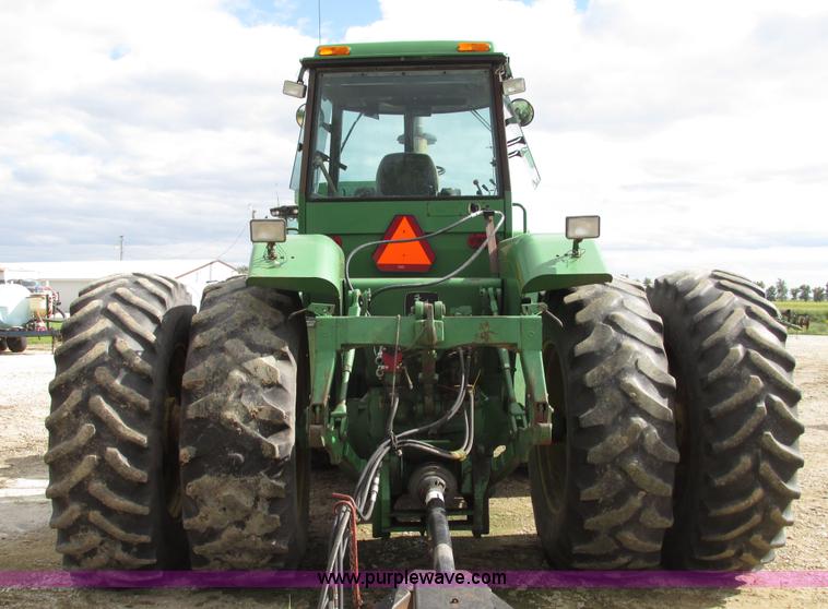 image for item G9943 1976 John Deere 8430 4WD tractor