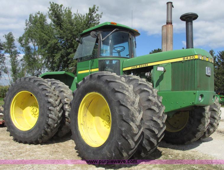 image for item G9943 1976 John Deere 8430 4WD tractor