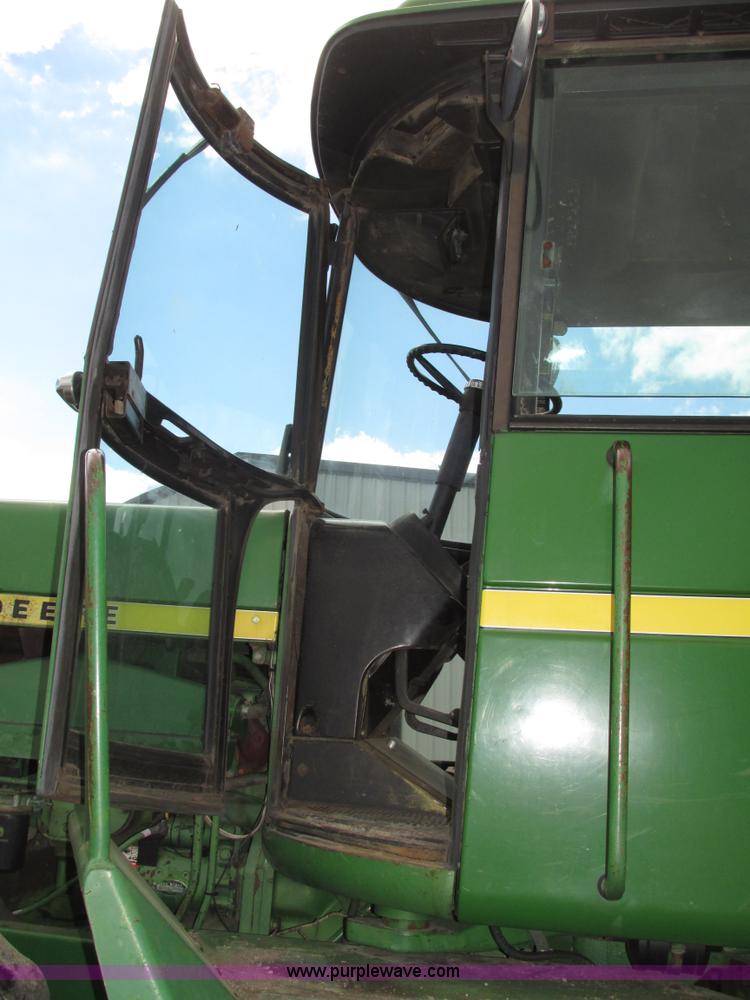 image for item G9943 1976 John Deere 8430 4WD tractor