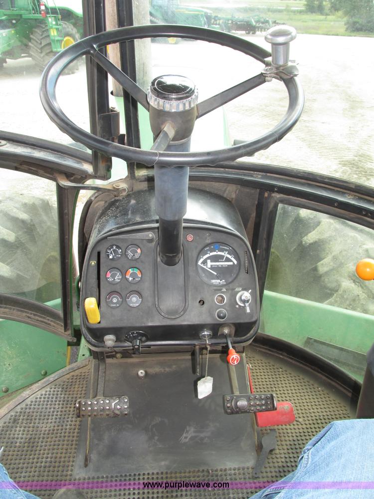image for item G9943 1976 John Deere 8430 4WD tractor
