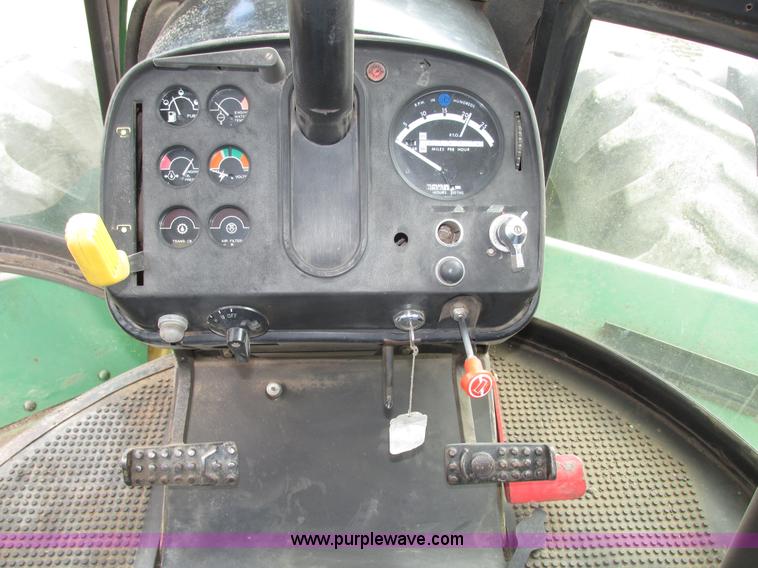 image for item G9943 1976 John Deere 8430 4WD tractor