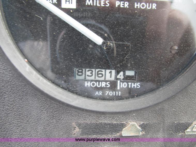 image for item G9943 1976 John Deere 8430 4WD tractor