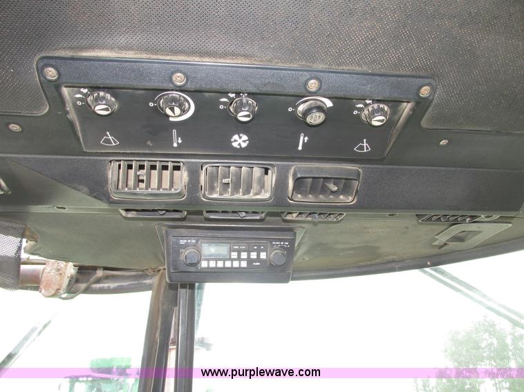 image for item G9943 1976 John Deere 8430 4WD tractor