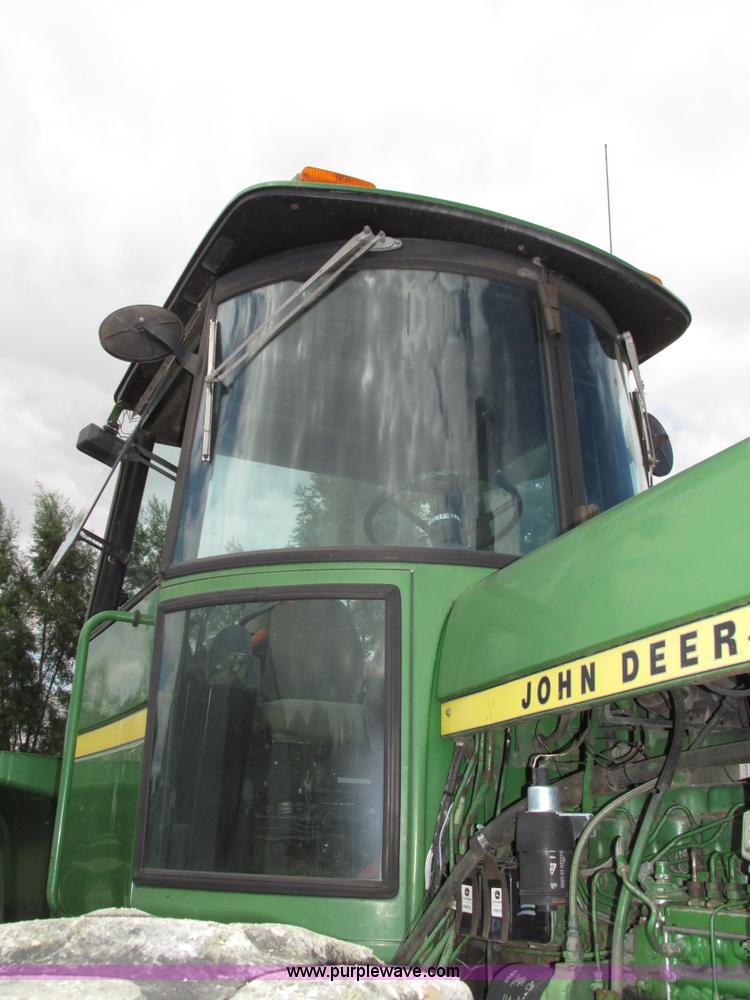 image for item G9943 1976 John Deere 8430 4WD tractor