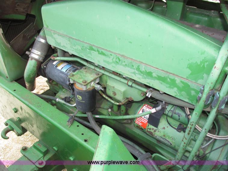 image for item G9943 1976 John Deere 8430 4WD tractor