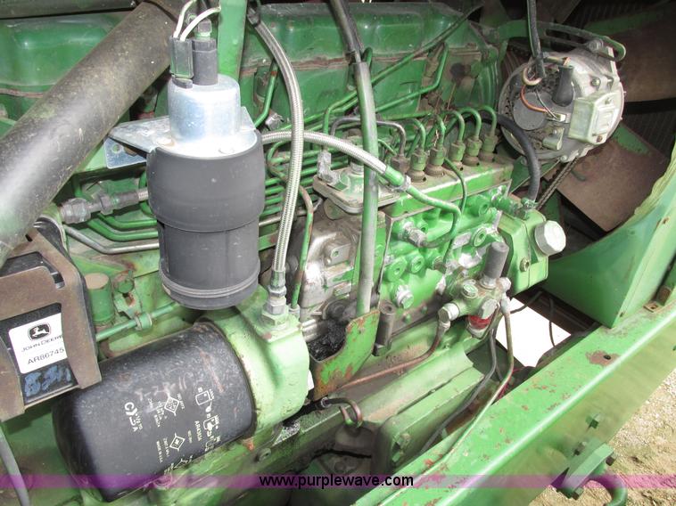 image for item G9943 1976 John Deere 8430 4WD tractor