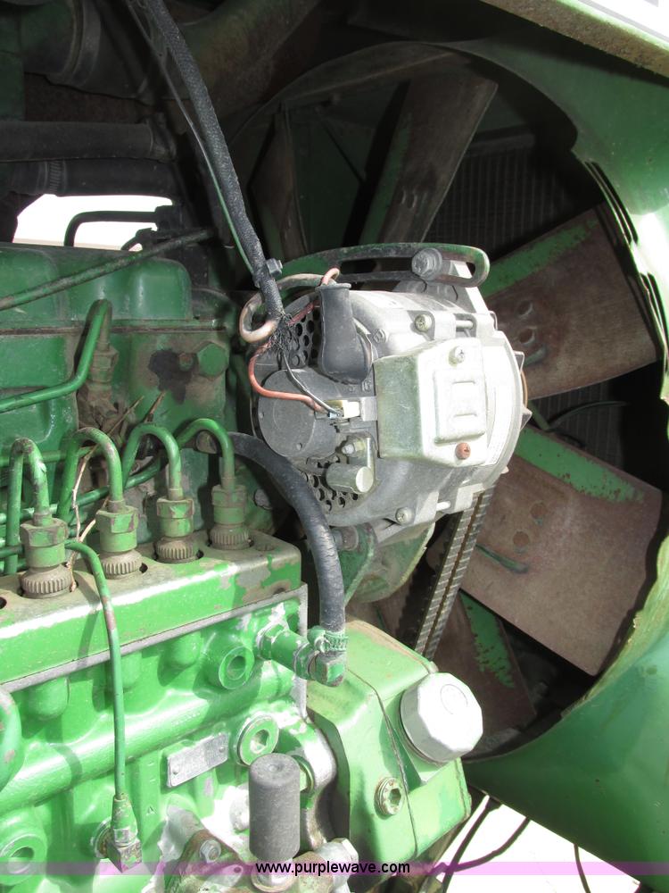 image for item G9943 1976 John Deere 8430 4WD tractor