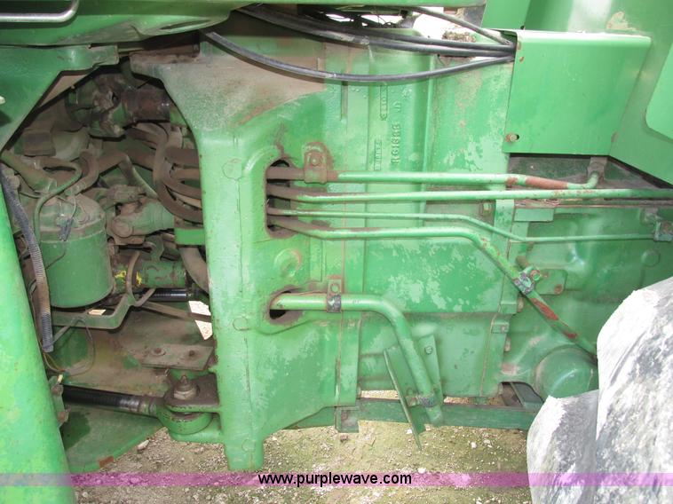 image for item G9943 1976 John Deere 8430 4WD tractor