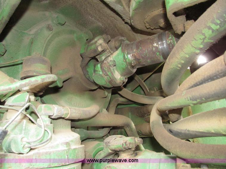 image for item G9943 1976 John Deere 8430 4WD tractor