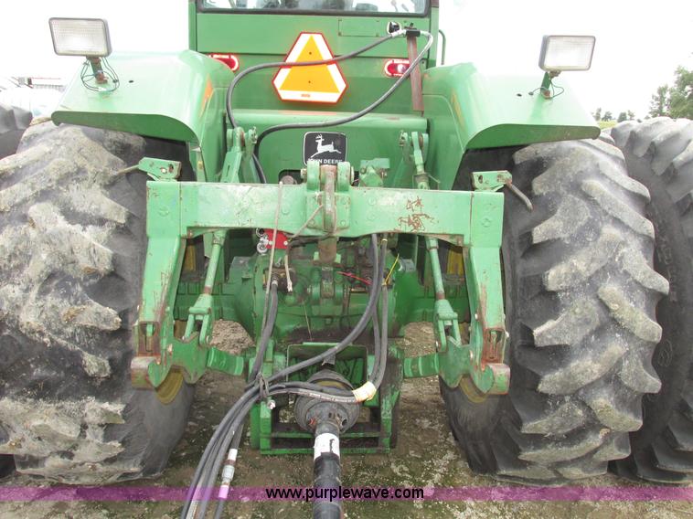 image for item G9943 1976 John Deere 8430 4WD tractor