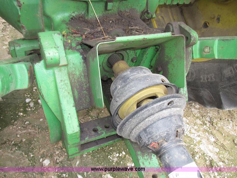 image for item G9943 1976 John Deere 8430 4WD tractor