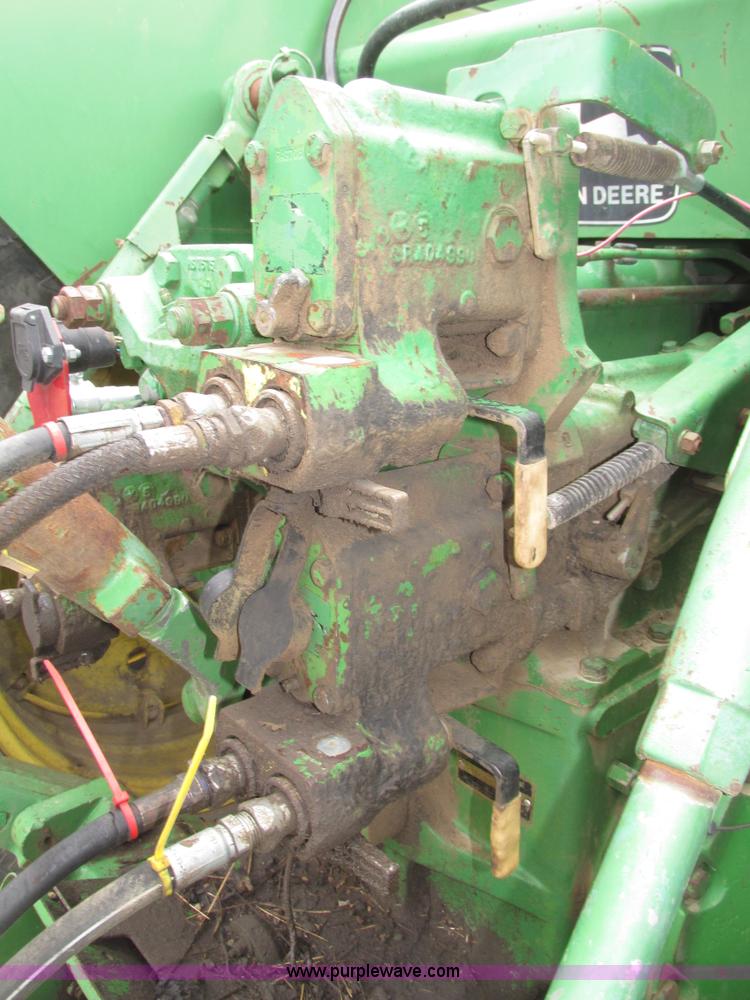 image for item G9943 1976 John Deere 8430 4WD tractor