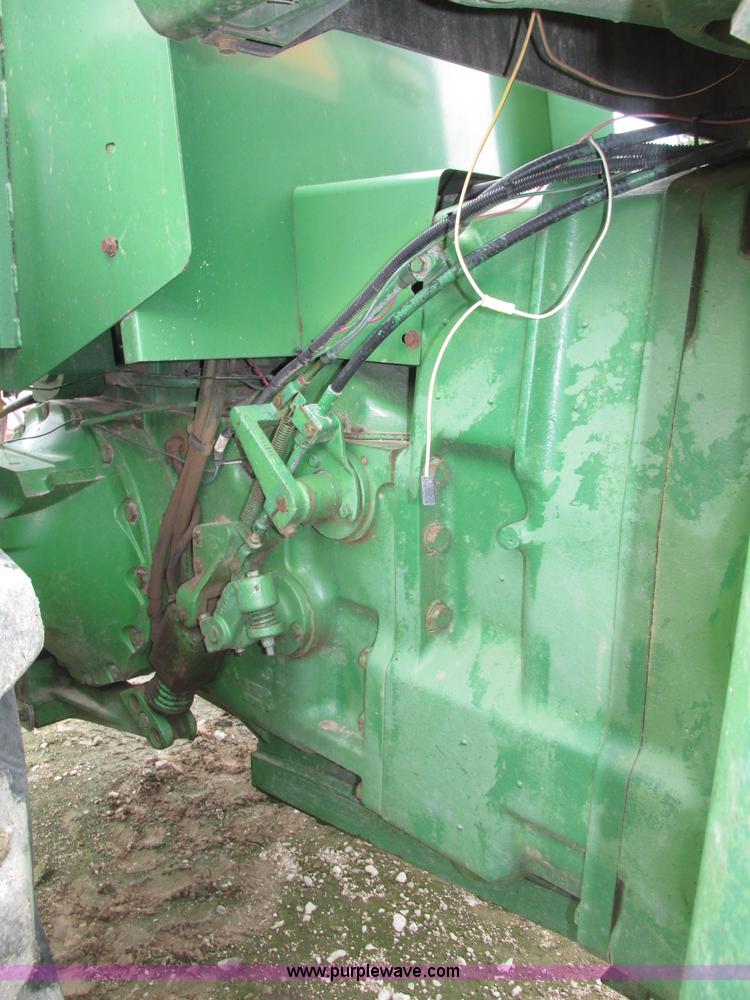 image for item G9943 1976 John Deere 8430 4WD tractor