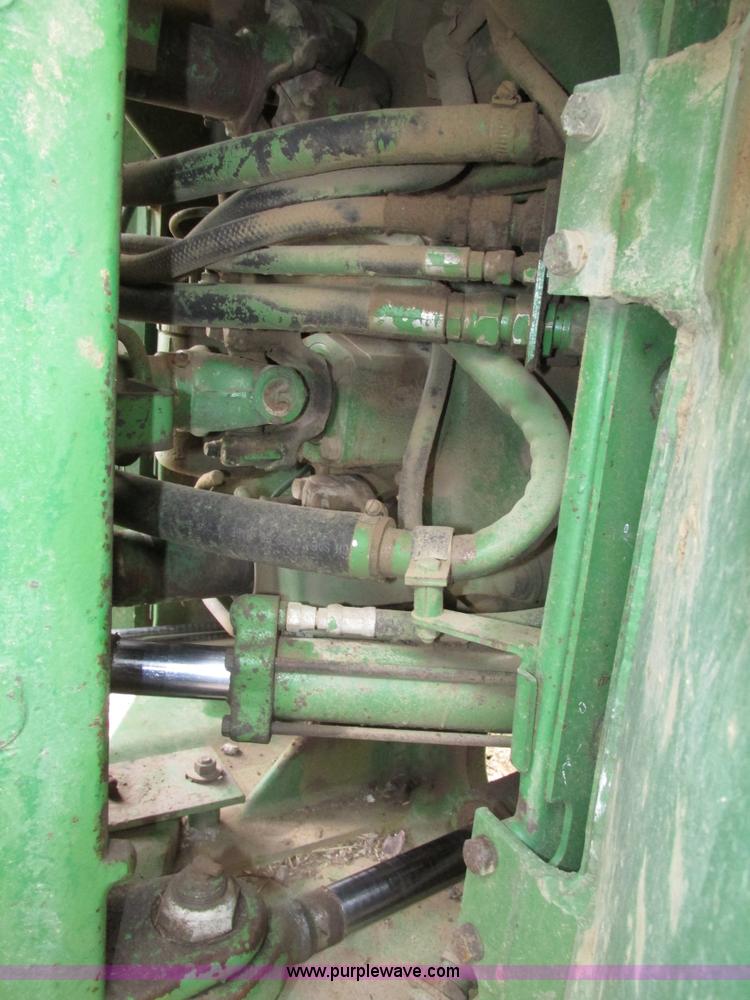 image for item G9943 1976 John Deere 8430 4WD tractor