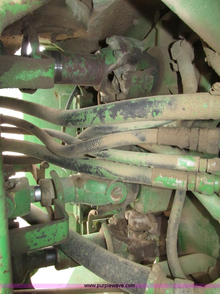 image for item G9943 1976 John Deere 8430 4WD tractor