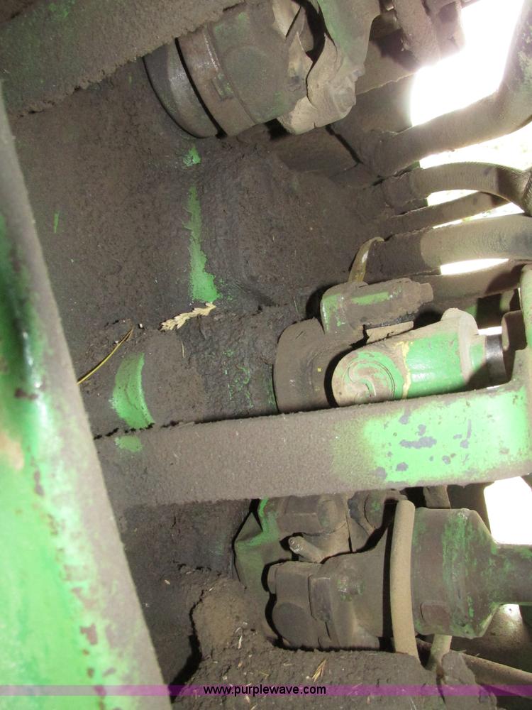 image for item G9943 1976 John Deere 8430 4WD tractor