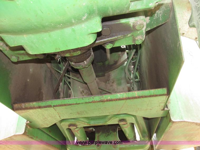 image for item G9943 1976 John Deere 8430 4WD tractor
