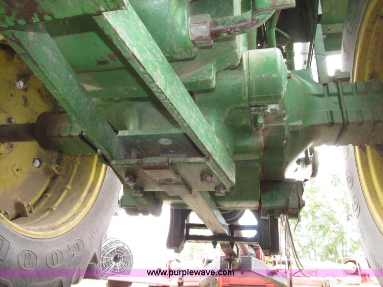 image for item G9943 1976 John Deere 8430 4WD tractor