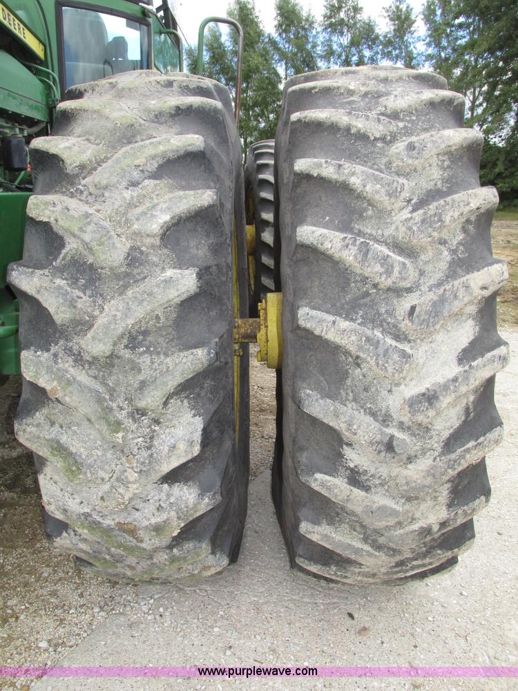 image for item G9943 1976 John Deere 8430 4WD tractor