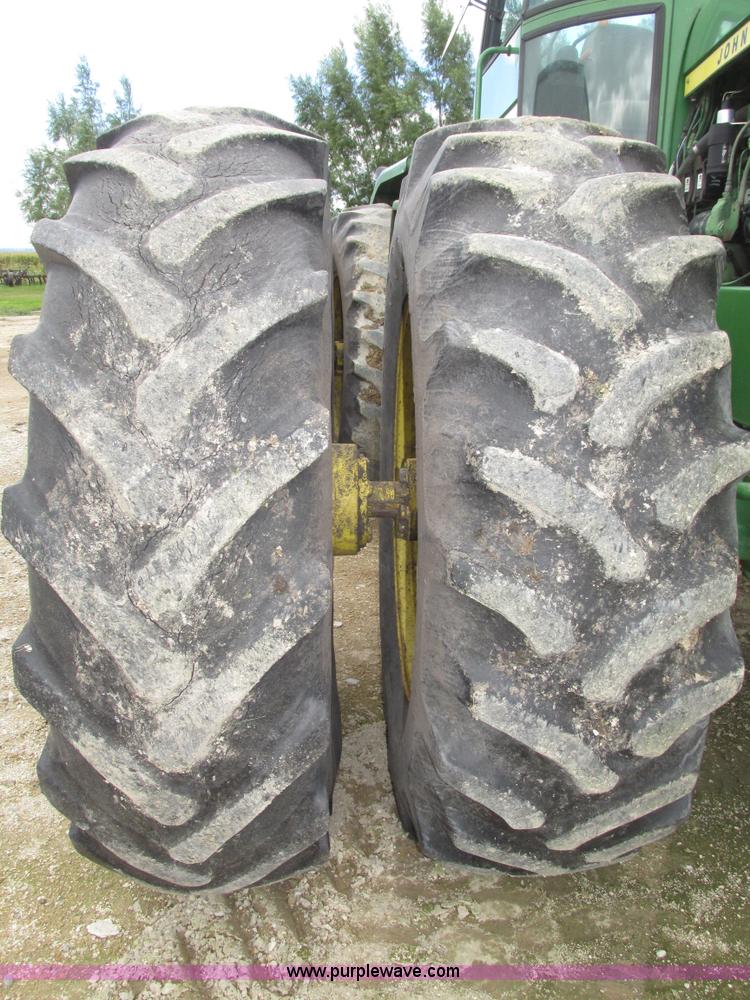 image for item G9943 1976 John Deere 8430 4WD tractor