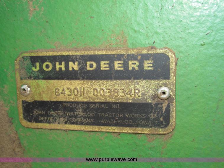 image for item G9943 1976 John Deere 8430 4WD tractor