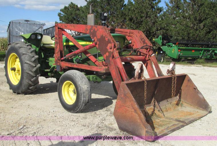 image for item G9954 1966 John Deere 2020 tractor