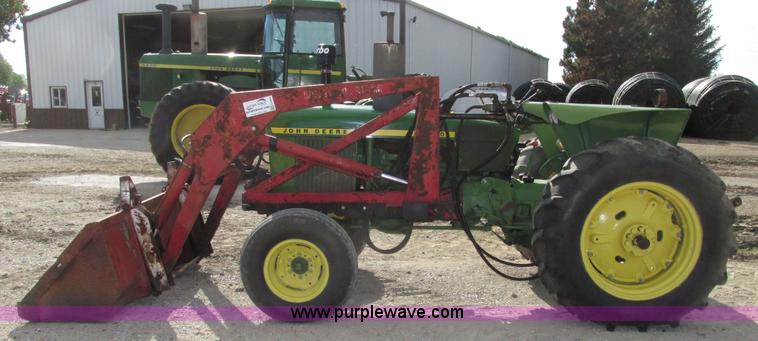 image for item G9954 1966 John Deere 2020 tractor