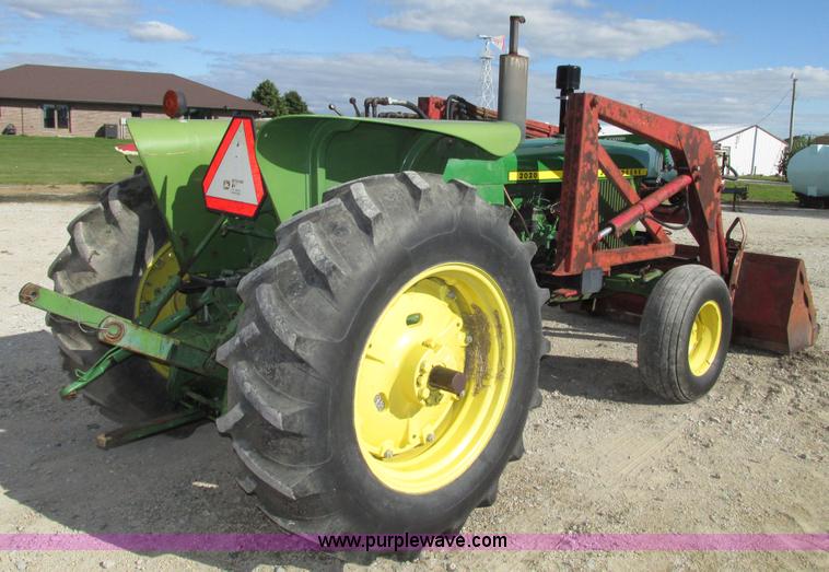 image for item G9954 1966 John Deere 2020 tractor