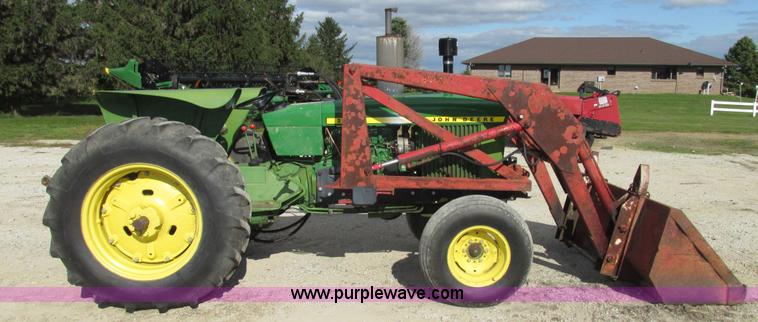 image for item G9954 1966 John Deere 2020 tractor