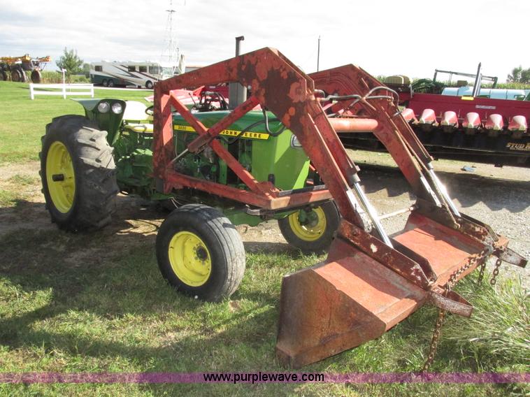 image for item G9954 1966 John Deere 2020 tractor