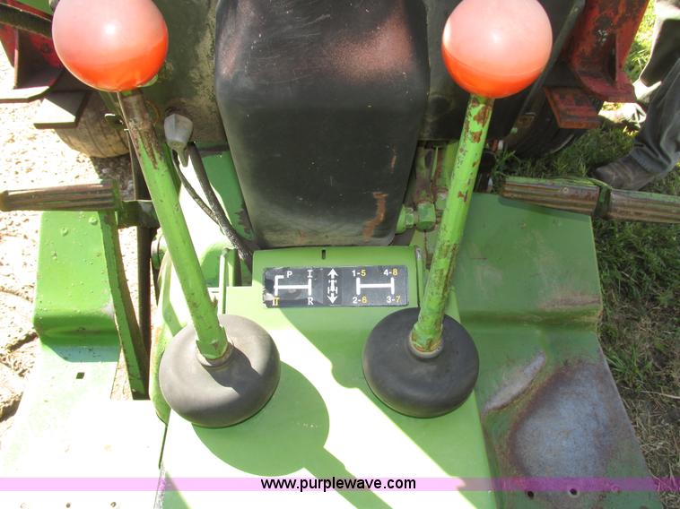 image for item G9954 1966 John Deere 2020 tractor