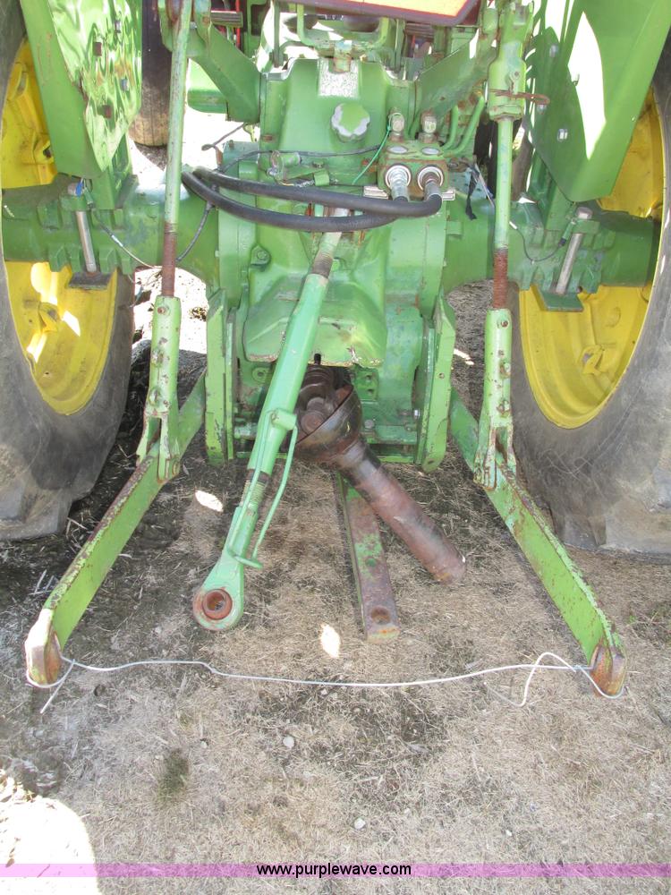 image for item G9954 1966 John Deere 2020 tractor
