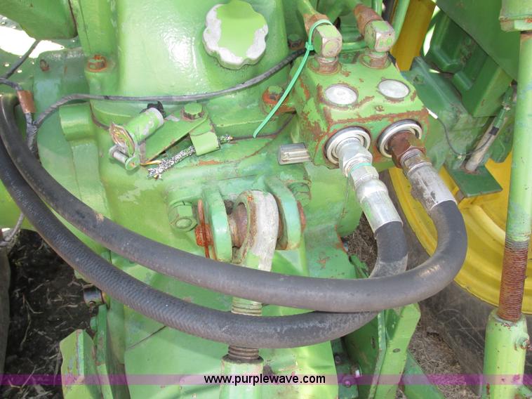 image for item G9954 1966 John Deere 2020 tractor