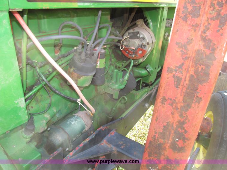 image for item G9954 1966 John Deere 2020 tractor