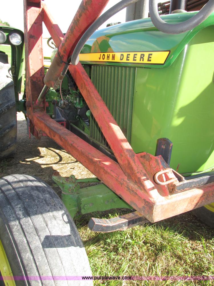 image for item G9954 1966 John Deere 2020 tractor