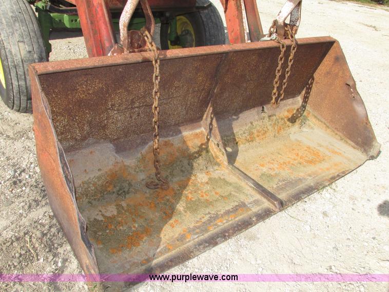 image for item G9954 1966 John Deere 2020 tractor