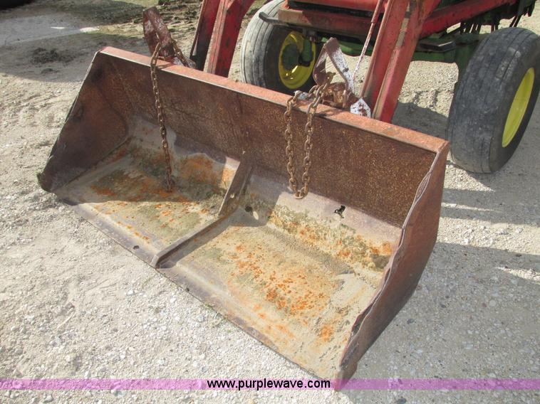 image for item G9954 1966 John Deere 2020 tractor