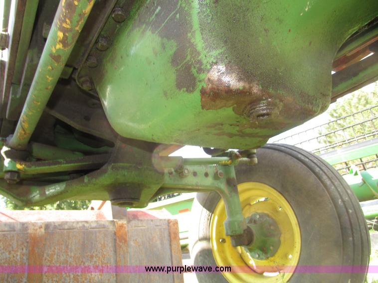 image for item G9954 1966 John Deere 2020 tractor