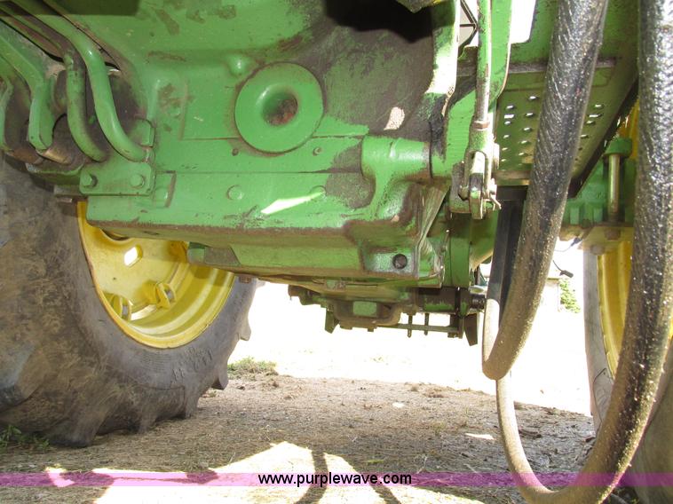 image for item G9954 1966 John Deere 2020 tractor