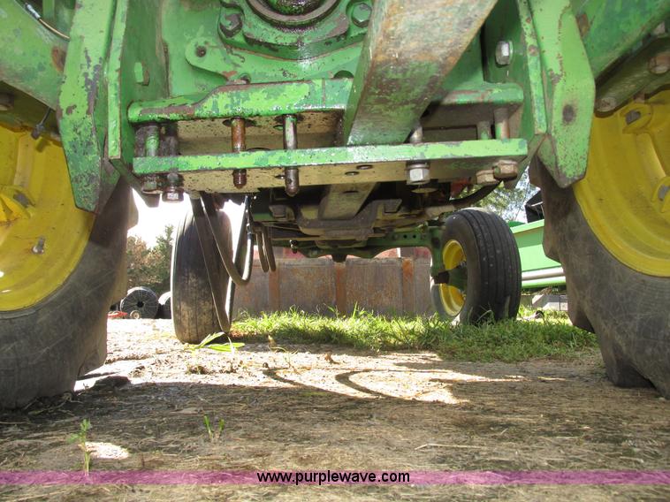 image for item G9954 1966 John Deere 2020 tractor