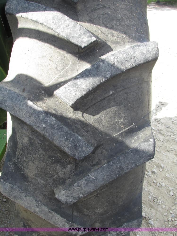 image for item G9954 1966 John Deere 2020 tractor