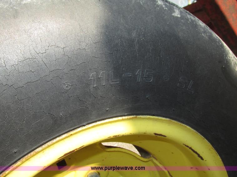 image for item G9954 1966 John Deere 2020 tractor