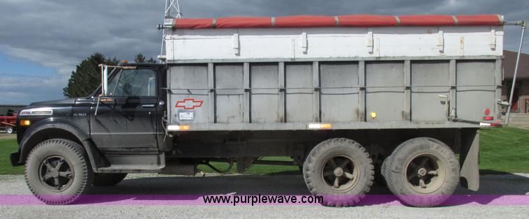 image for item G9955 1972 Chevrolet C60 Custom grain truck
