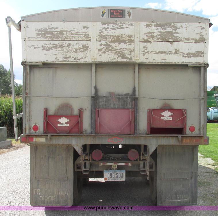 image for item G9955 1972 Chevrolet C60 Custom grain truck