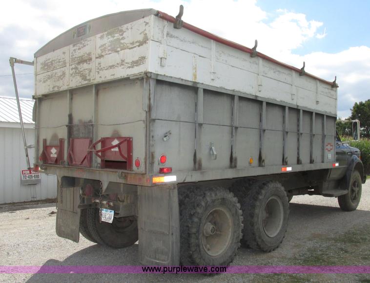 image for item G9955 1972 Chevrolet C60 Custom grain truck