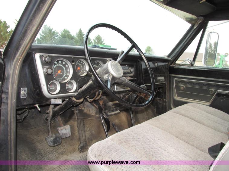 image for item G9955 1972 Chevrolet C60 Custom grain truck