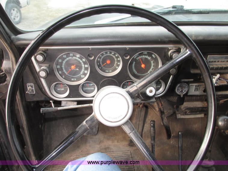 image for item G9955 1972 Chevrolet C60 Custom grain truck