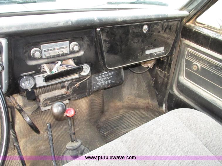 image for item G9955 1972 Chevrolet C60 Custom grain truck