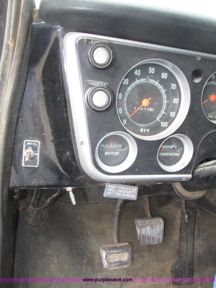 image for item G9955 1972 Chevrolet C60 Custom grain truck